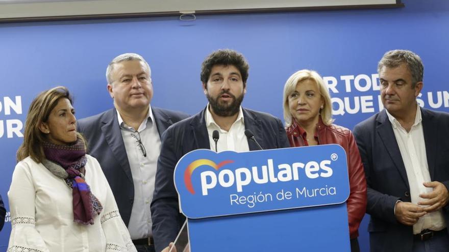 El Partido Popular gana al PSOE en la Región sin poder celebrarlo