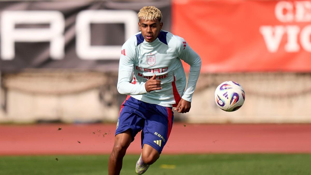 Lamine Yamal con la selección española