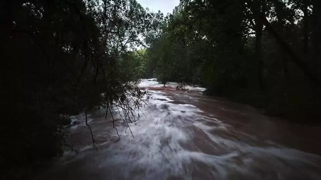 Així baixava la riera de Rajadell durant l'episodi de tempestes d'aquest dijous