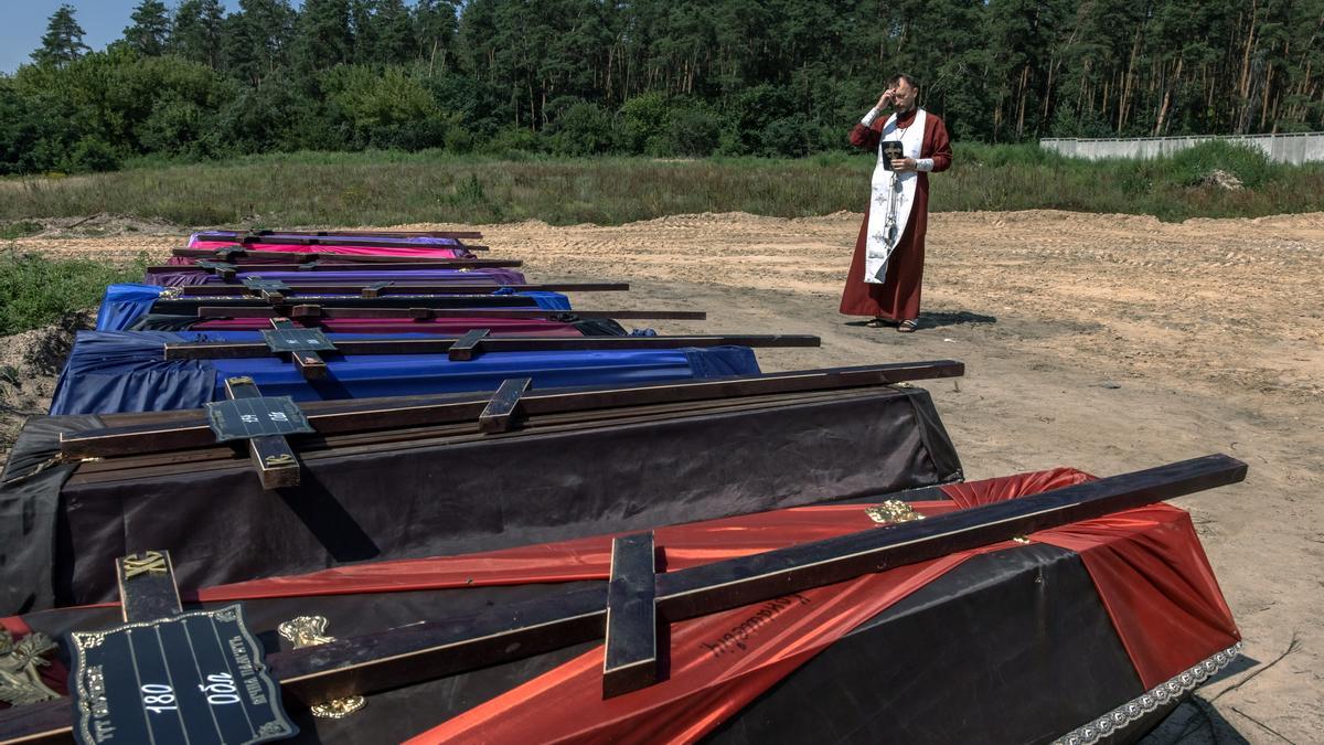 Burial of unidentified people who were killed in the Bucha district at the time of the Russian occupation