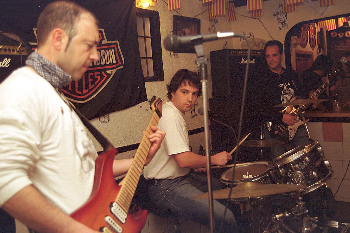 Concert de Juan Nadie a L'Ovella Negra en l'any 2003.