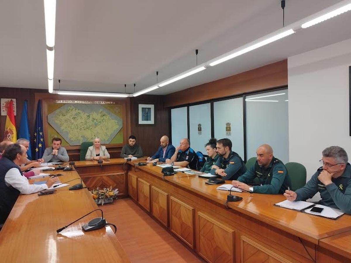 La reunión para diseñar el dispositivo de seguridad de la feria de San Isidro.