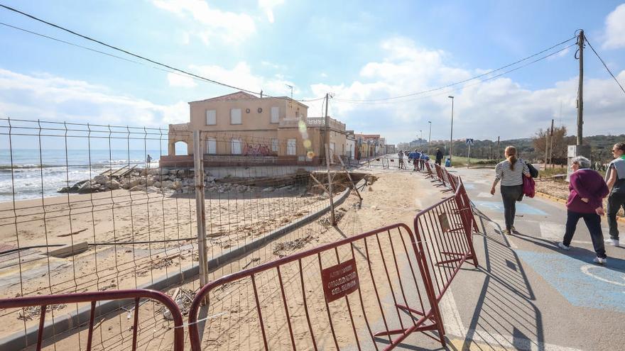 La playa Babilonia de Guardamar &quot;crece&quot; en las parcelas sin viviendas