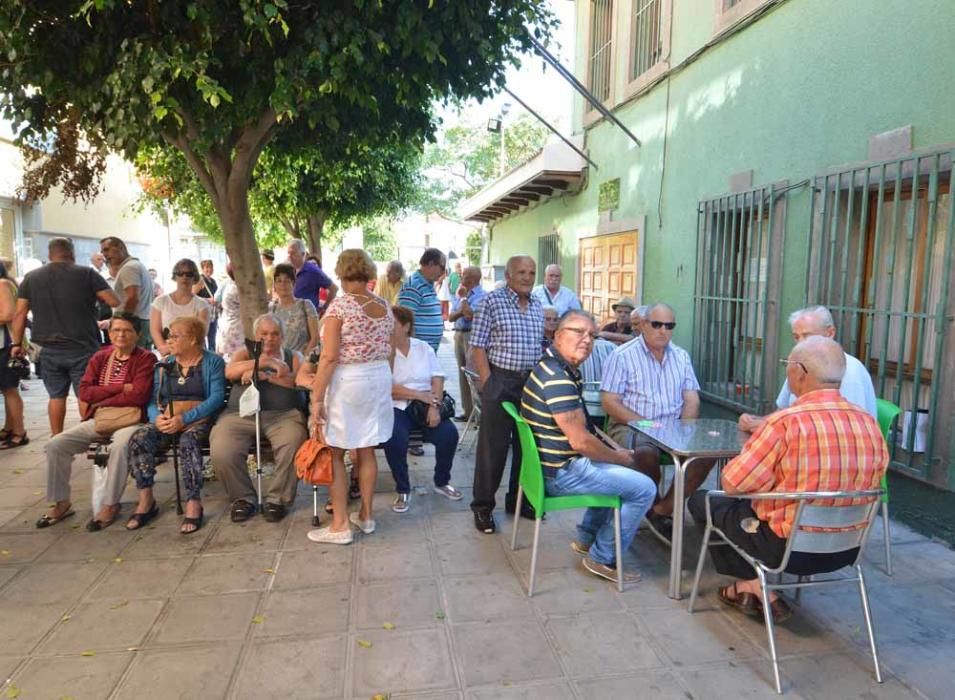 Concentración en el Centro de Mayores de Telde