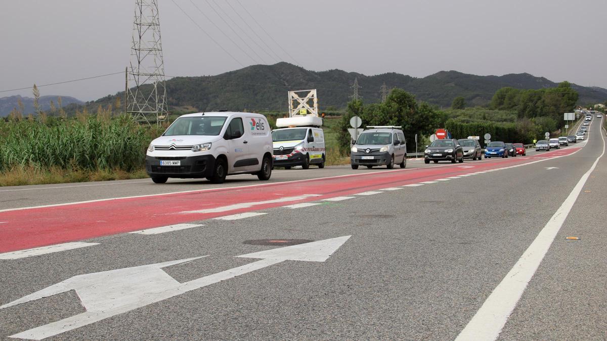 Muere un ciclista tras ser arrollado por una furgoneta y atropellado por un coche en la N-420 en Botarell (Baix Camp)