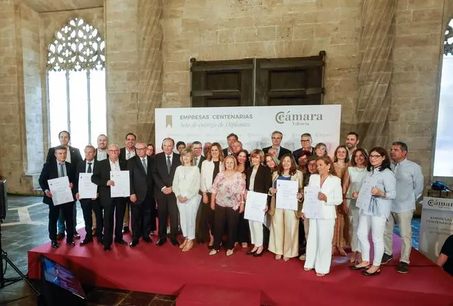 Cámara Valencia homenaje a 26 empresas por su trayectoria centenaria