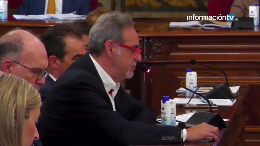 Barcala, al edil Jiménez tras sus explicaciones por los contratos a dedo: &quot;Representa la honestidad, la dignidad y la ética&quot;