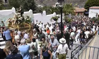 Más de mil personas cantan a San Antonio 'El Chico' en Mogán