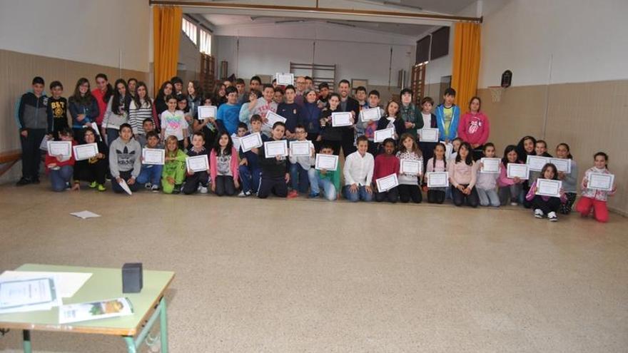 Los escolares de A Reigosa que participaron en el concurso.