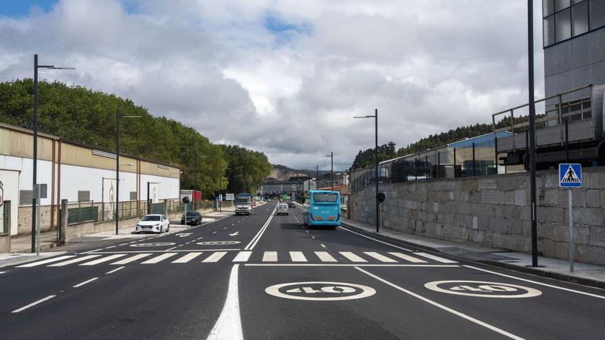 Avenida de la Diputación, en el polígono de Sabón. |   // CASTELEIRO / ROLLER AGENCIA