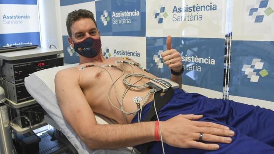 Pau Gasol supera el reconocimiento médico con el Barça