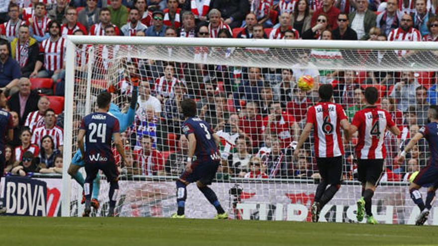 Merino marca el segundo gol ante el S.D Eibar