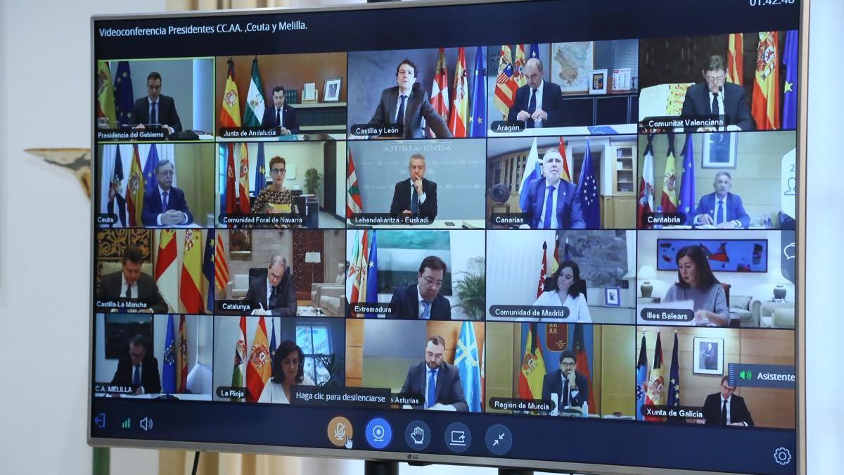 Die spanischen Ministerpräsidenten bei ihrer Videokonferenz.