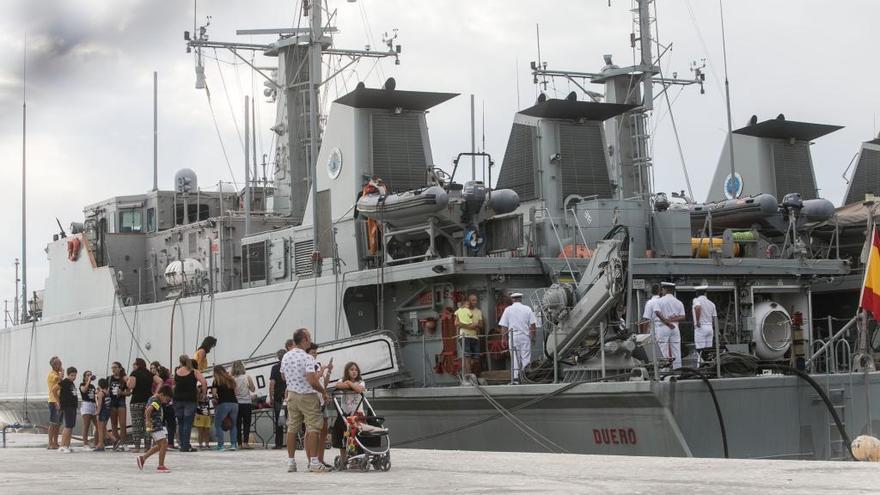 Un cazaminas en una visita anterior al Puerto de Alicante (2016)