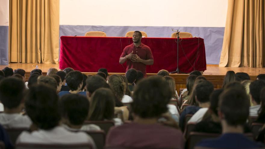 Clase magistral de Rahfeal Gordon, con alumnos del Claret