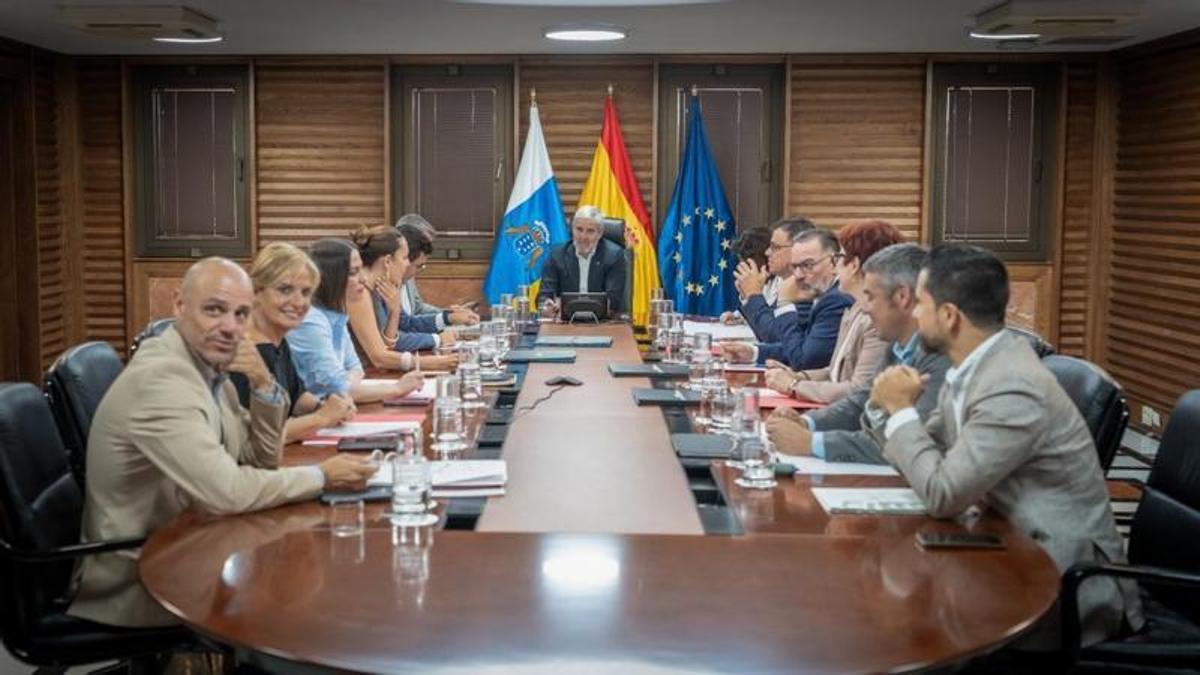 El Consejo de Gobierno aprueba el decreto de certificación digital del profesorado