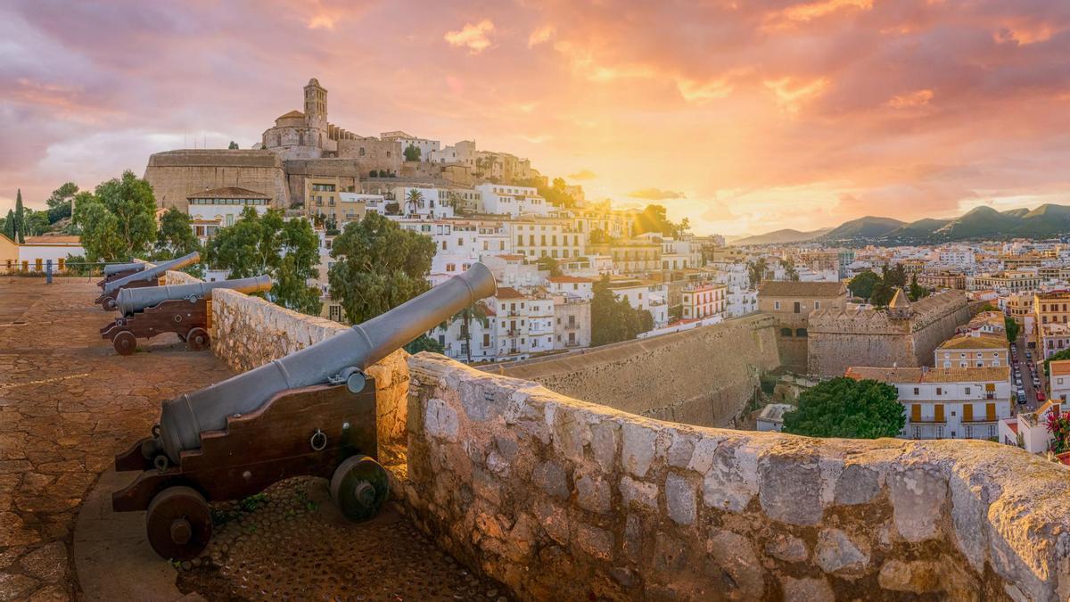 Detrás de estas murallas se esconde el gran secreto de Ibiza del que todos hablan.