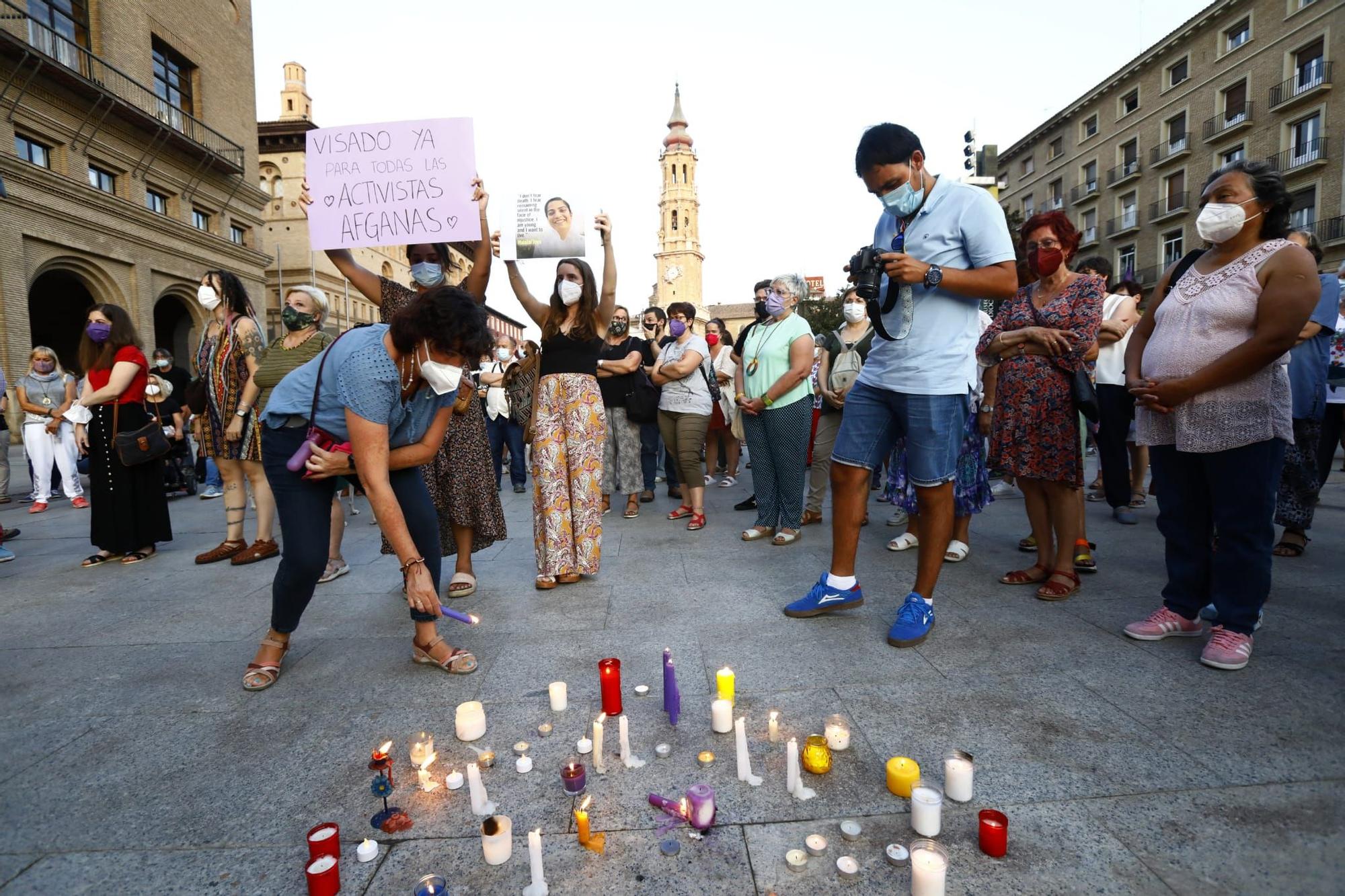 Una concentración en Zaragoza clama por las niñas y mujeres ante el peligro talibán