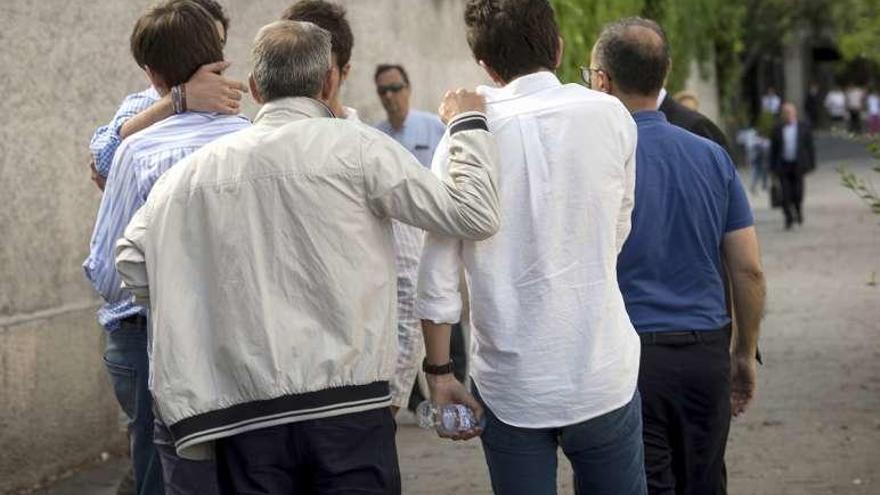 Dos menores mueren al desprenderse el suelo de un ascensor y caer al vacío en Madrid