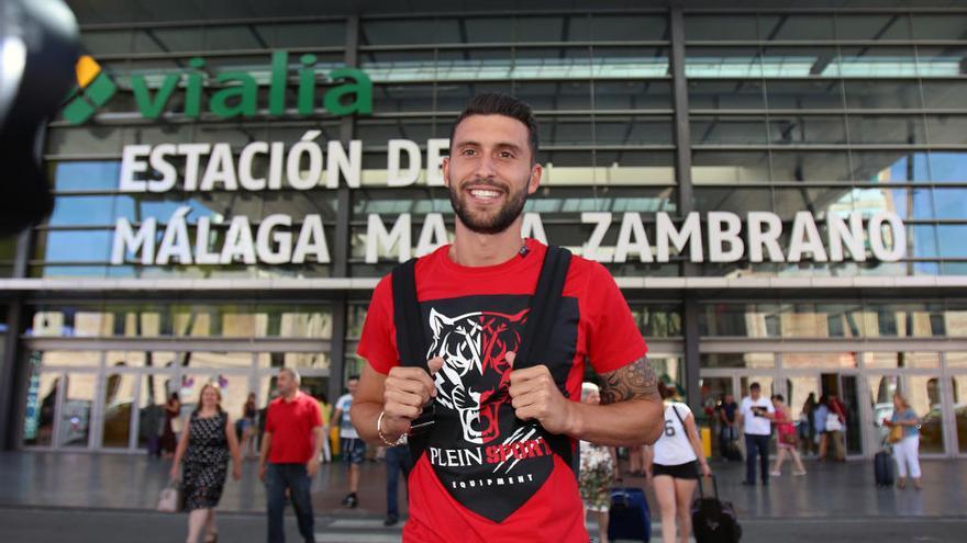 Borja Bastón, a su llegada a Málaga ayer por la tarde en la estación María Zambrano.