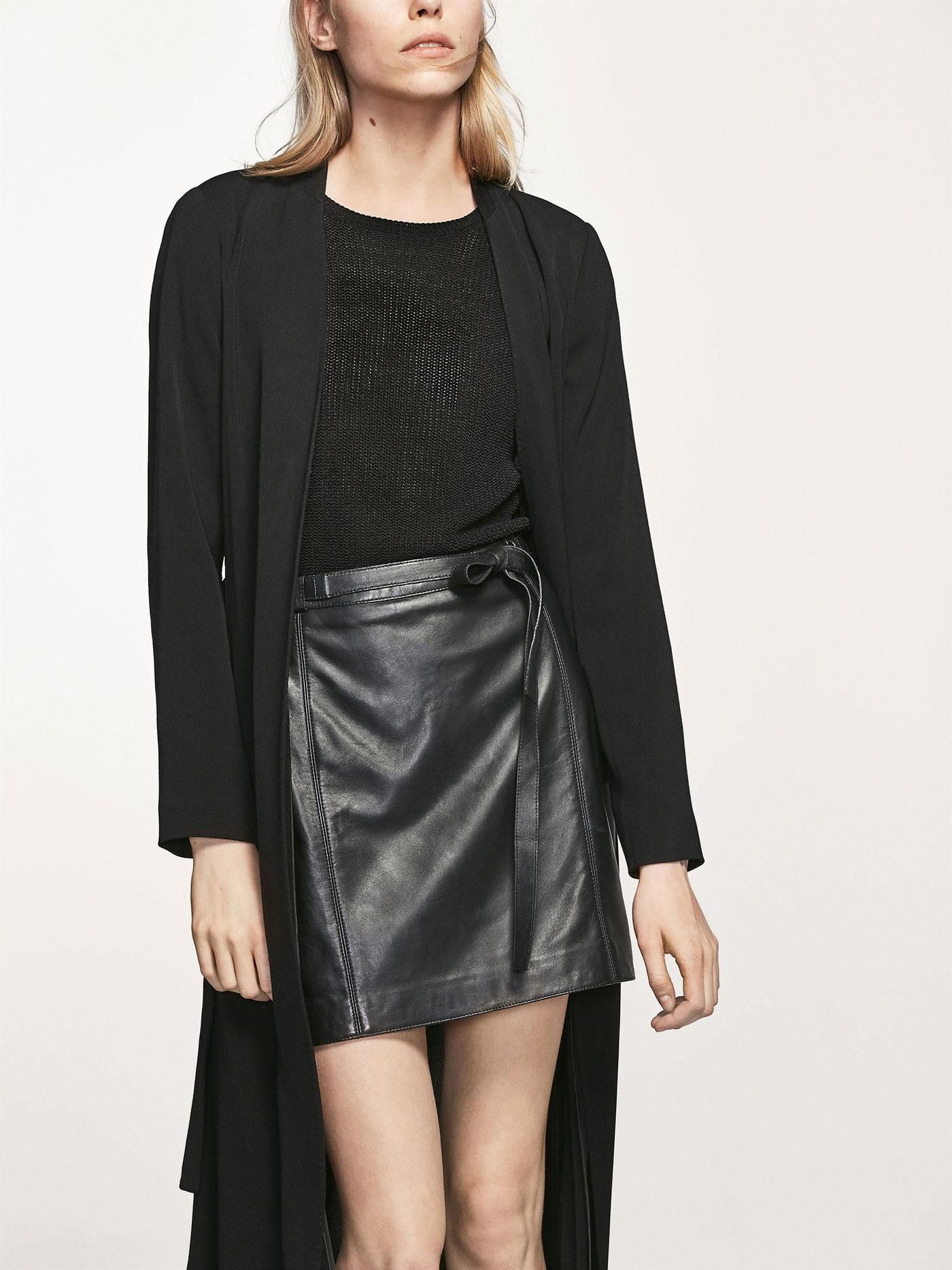 Minifalda cuero, Massimo Dutti