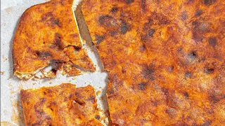 Torta de pimiento molido de Lorca: la 'focaccia' murciana que triunfa en los aperitivos junto al mar Mediterráneo