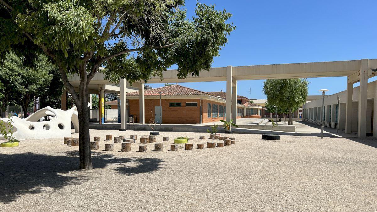 Fachada del colegio Sant Sebastià, en Vinaròs.