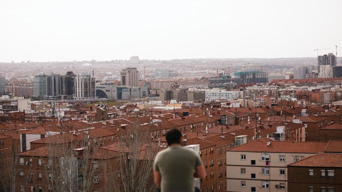 Vistas de Vallecas y Méndez Álvaro, al fondo, desde el Cerro del Tío Pío.