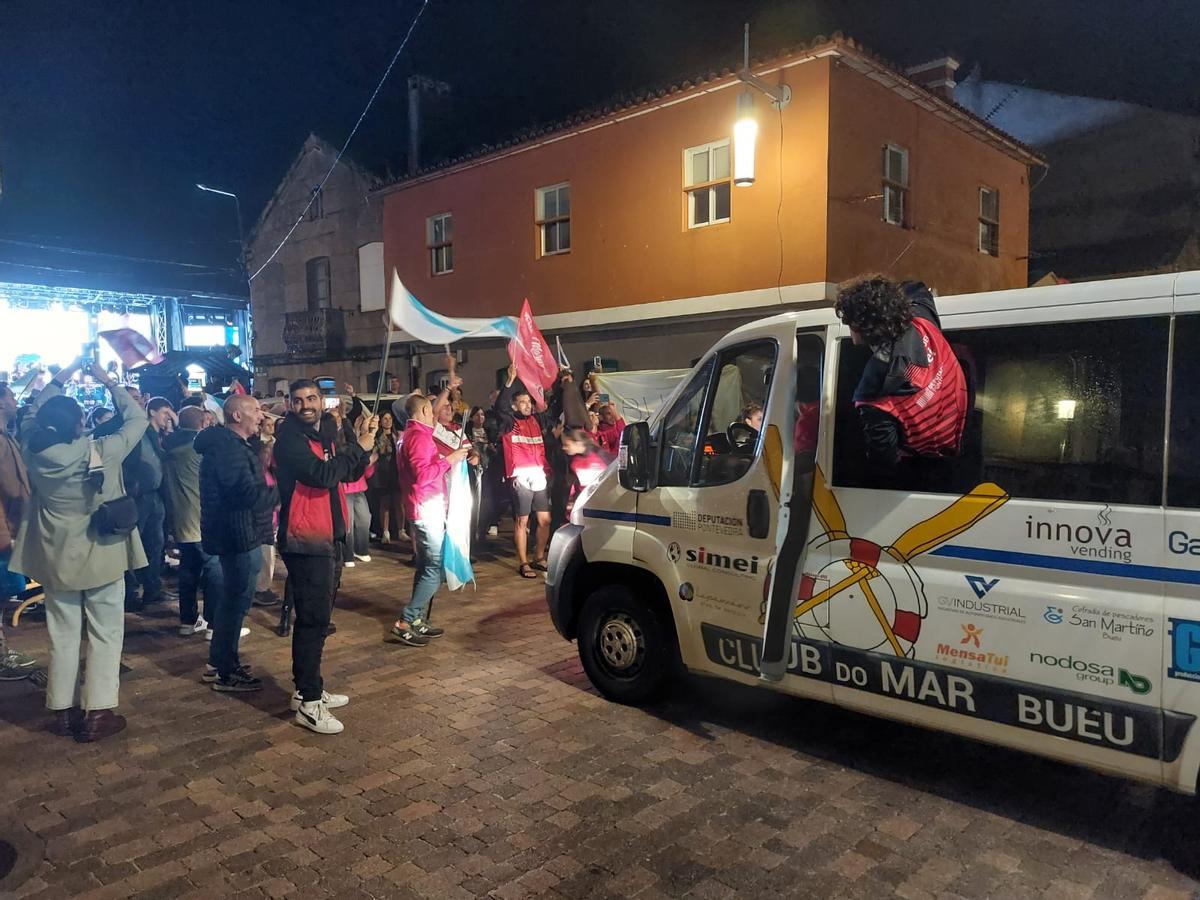 La celebración del ascenso de la "Maruxía" de Bueu a la ACT