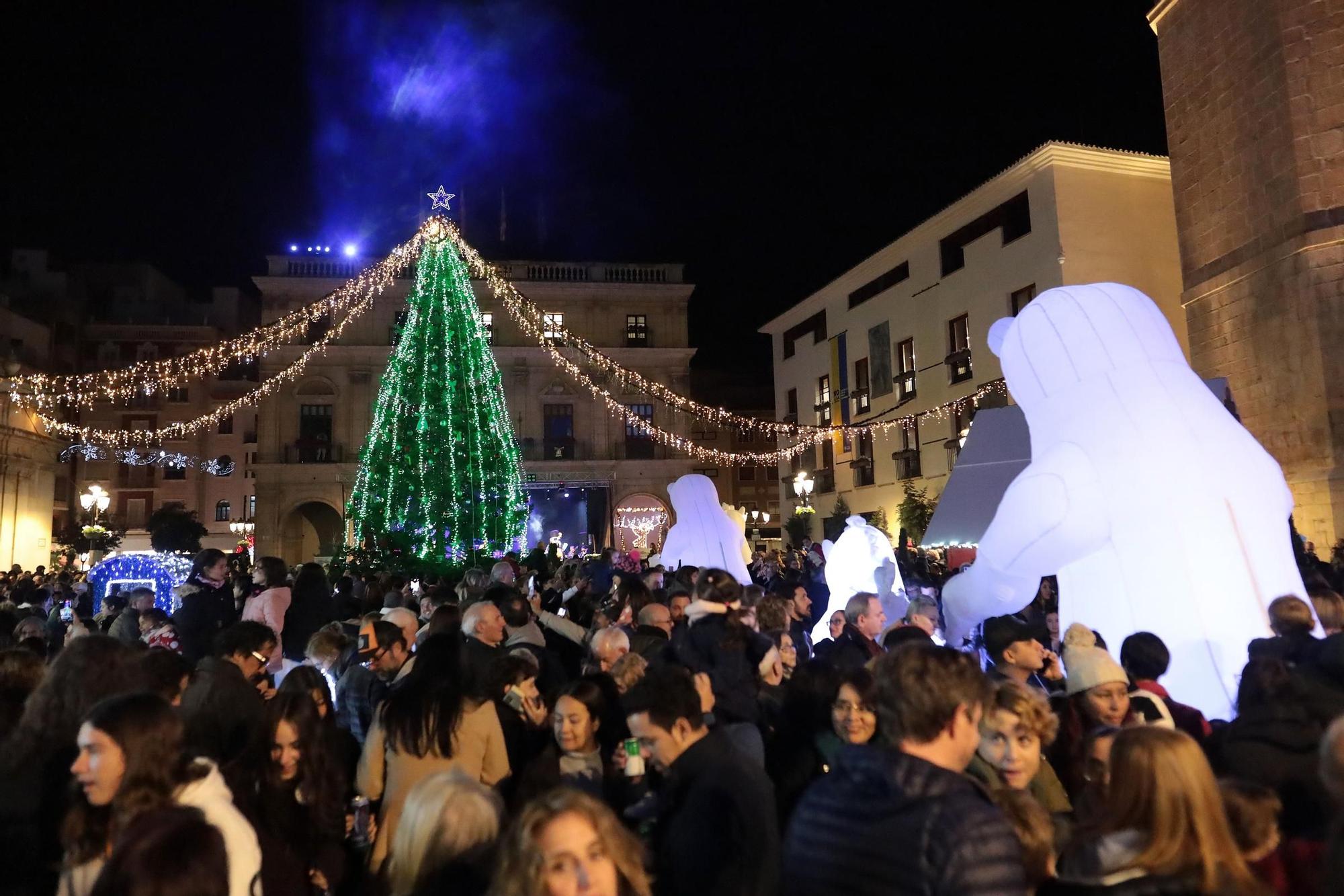 Las mejores imágenes del encendido de luces en la Plaza Mayor de Castelló