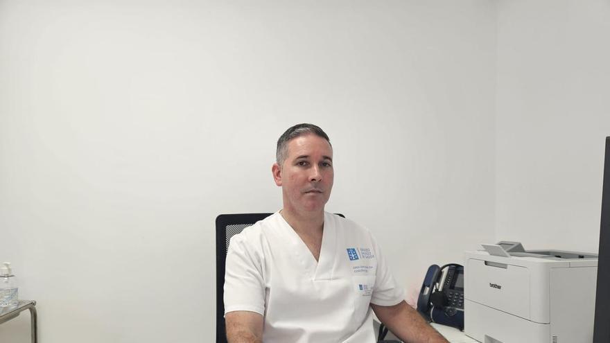 Sergio Novo, jefe de Servicio de Atención Primaria de Abegondo: "Ahora tenemos un centro médico como Dios manda, pero seguimos necesitando más sanitarios"