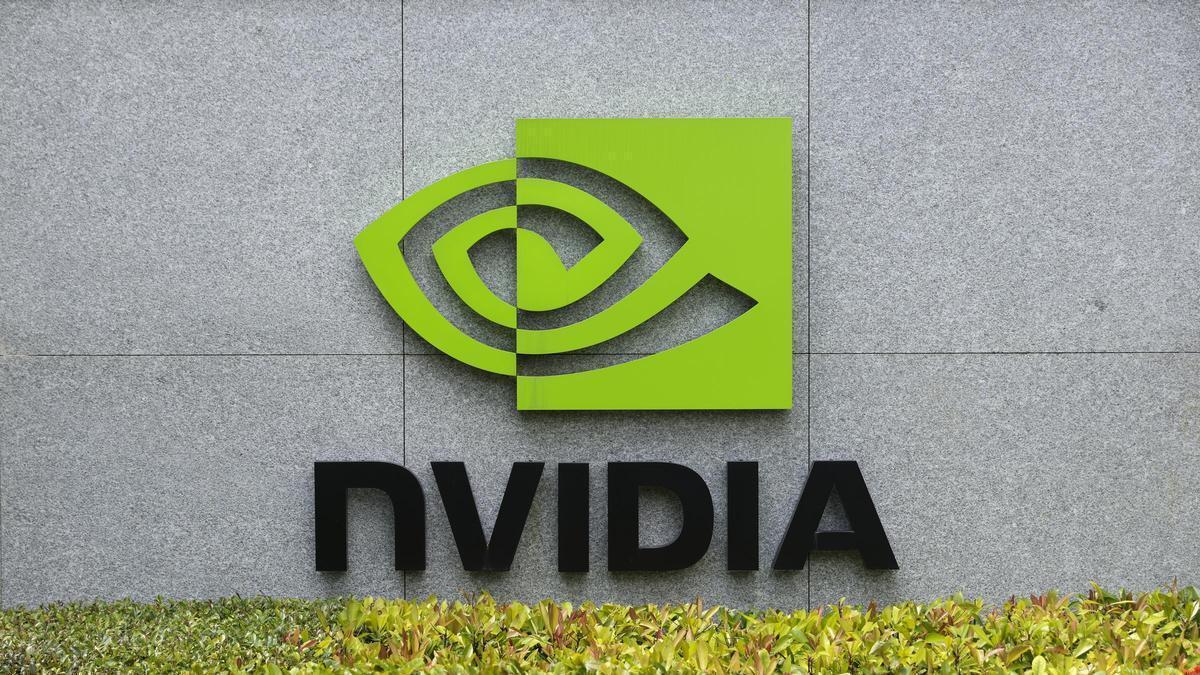 Acciones de Nvidia suben un 6,5 % en la apertura tras superar expectativas en resultados