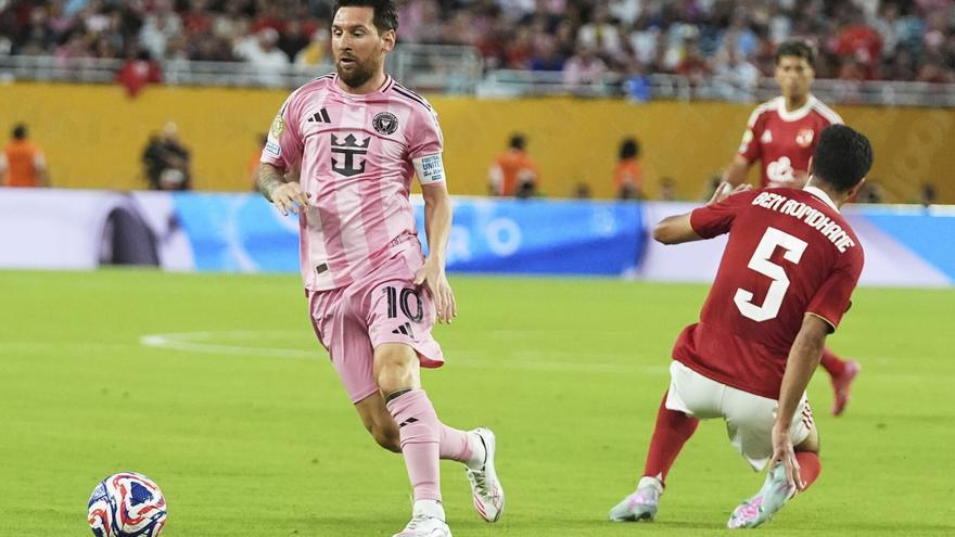 Solo Ustari acompaña a Messi en la primera desilusión del Mundial