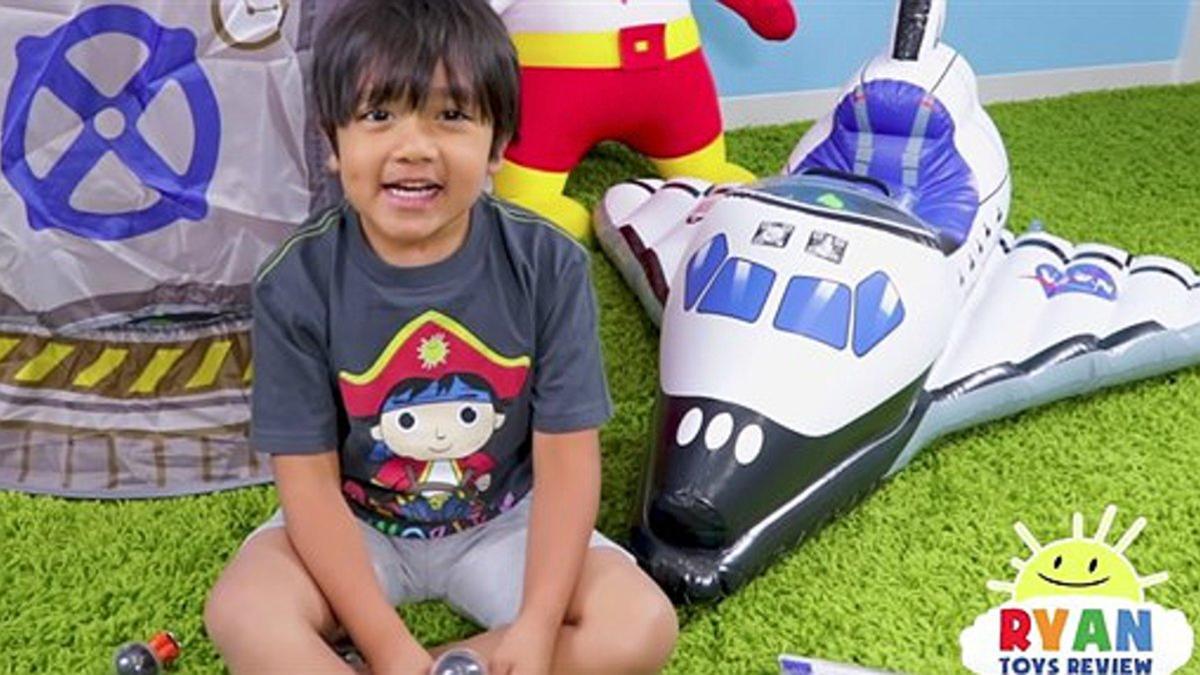 Ryan ToysReview, el niño 'youtuber' de 7 años que más dinero ha ganado en el 2018, según la revista 'Forbes'.