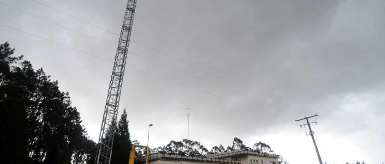 Estación de Tratamiento de Agua Potable (ETAP) de Treviscoso, donde impactó un rayo en la madrugada del miércoles. // Iñaki Abella