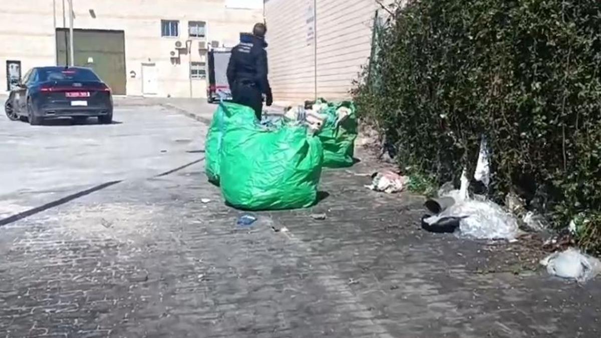 Un momento de la intervención policial.