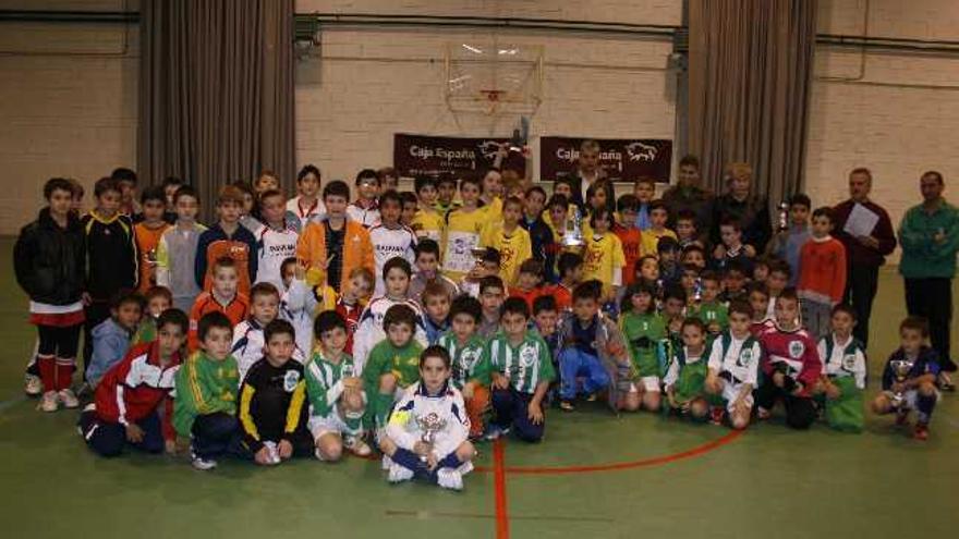 Foto general de los participantes en la final del torneo que ha cumplido sus primeros quince años con plena salud