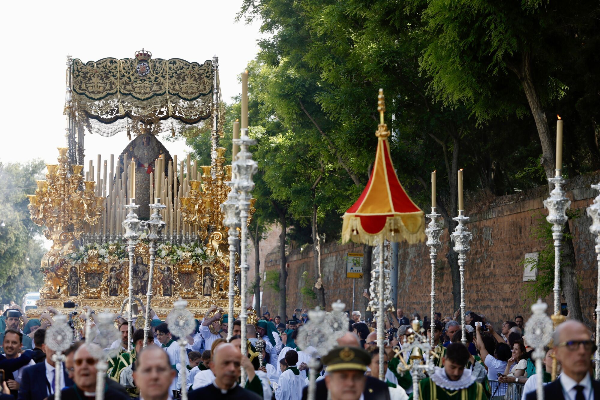 Roma 17-05-2025.-Salida procesional de la cofradía de La Esperanza de Málaga durante el Jubileo en Roma de 2025
