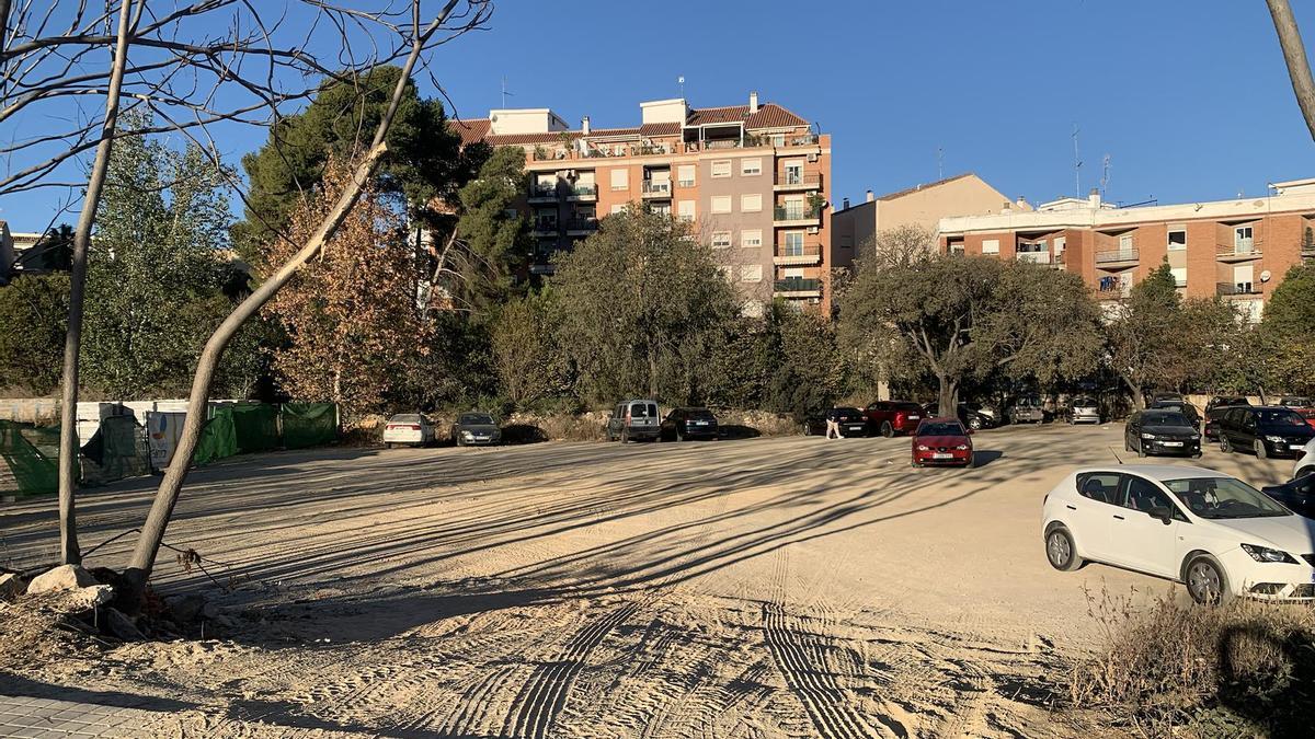 Solar donde se espera construir el nuevo colegio de Doctor Corachán.