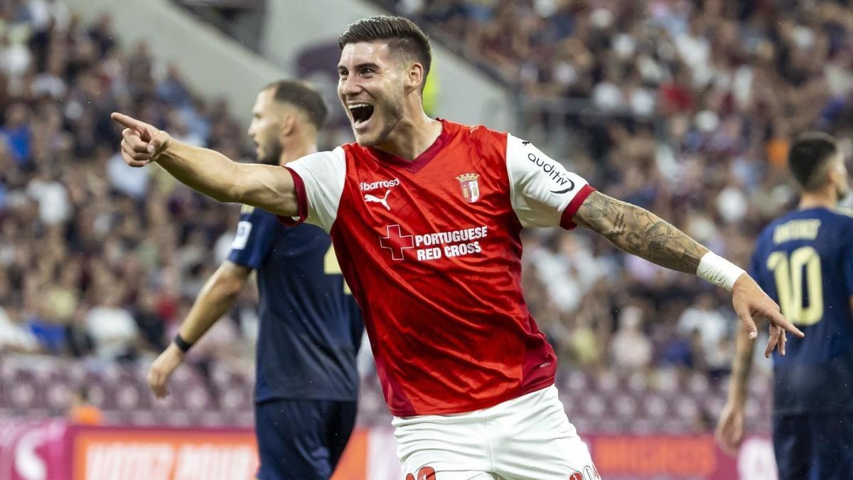 Roberto Fernández jugando con el Braga