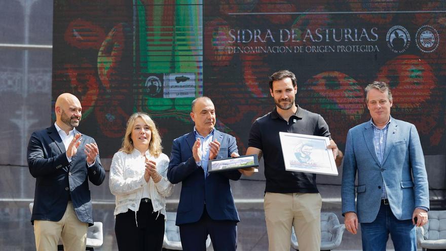 El Salón de la Sidra descorcha la primera cosecha del año