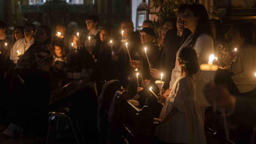 Bendición del fuego en el Sábado de Gloria de la Semana Santa Marinera