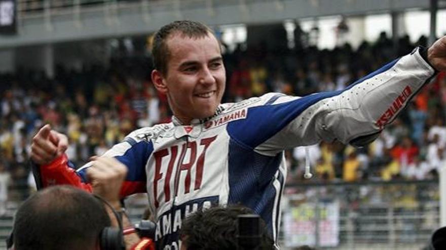 Lorenzo celebra su Campeonato del Mundo.