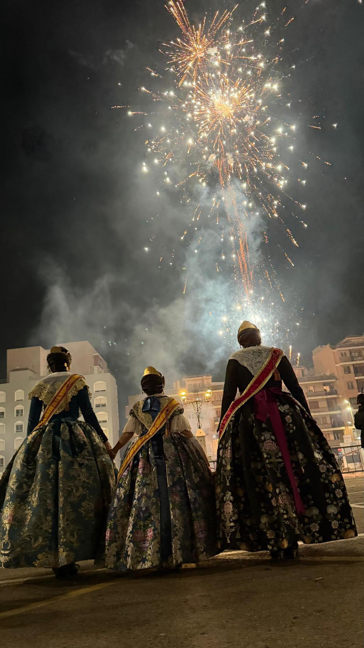Las imágenes de la 'Nit de la Cremà' en la Vall d'Uixó