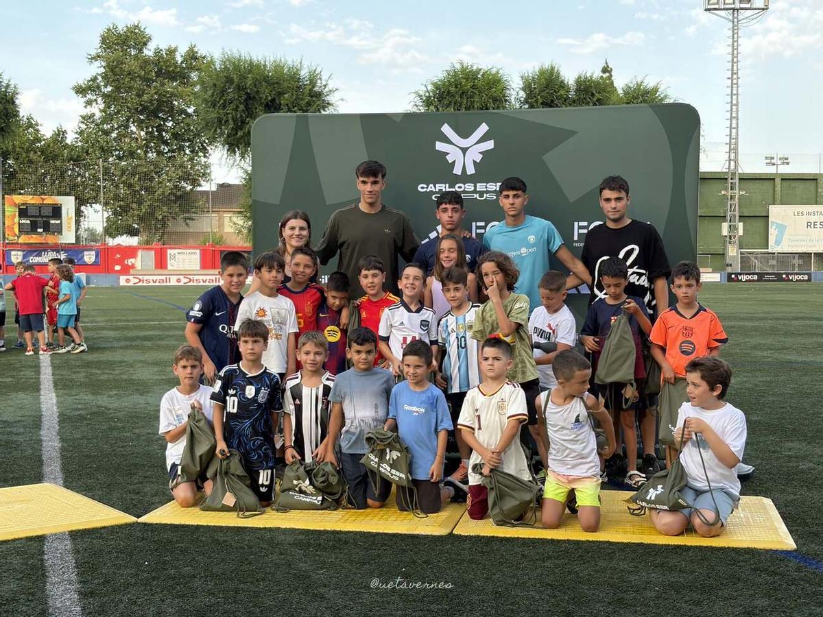 Carlos Espí, con participantes en el campus que lleva su nombre