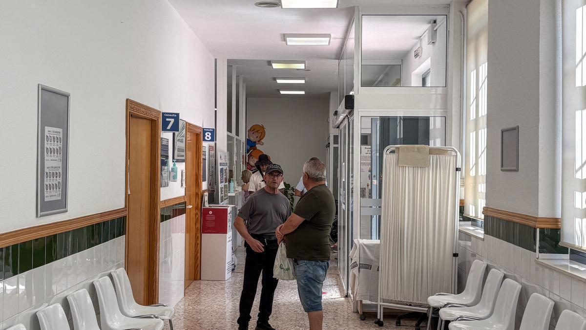 Los médicos sustitutos deberán coger sus días de vacaciones entre julio y septiembre en vez de cobrarlos
