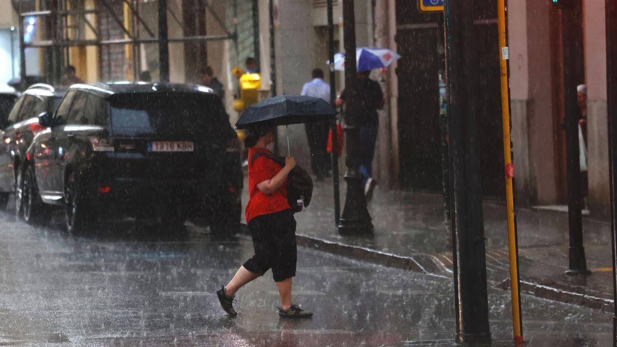 Imagen de archivo de lluvia en València.