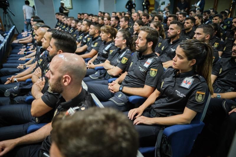 Presentación de policías nacionales en prácticas