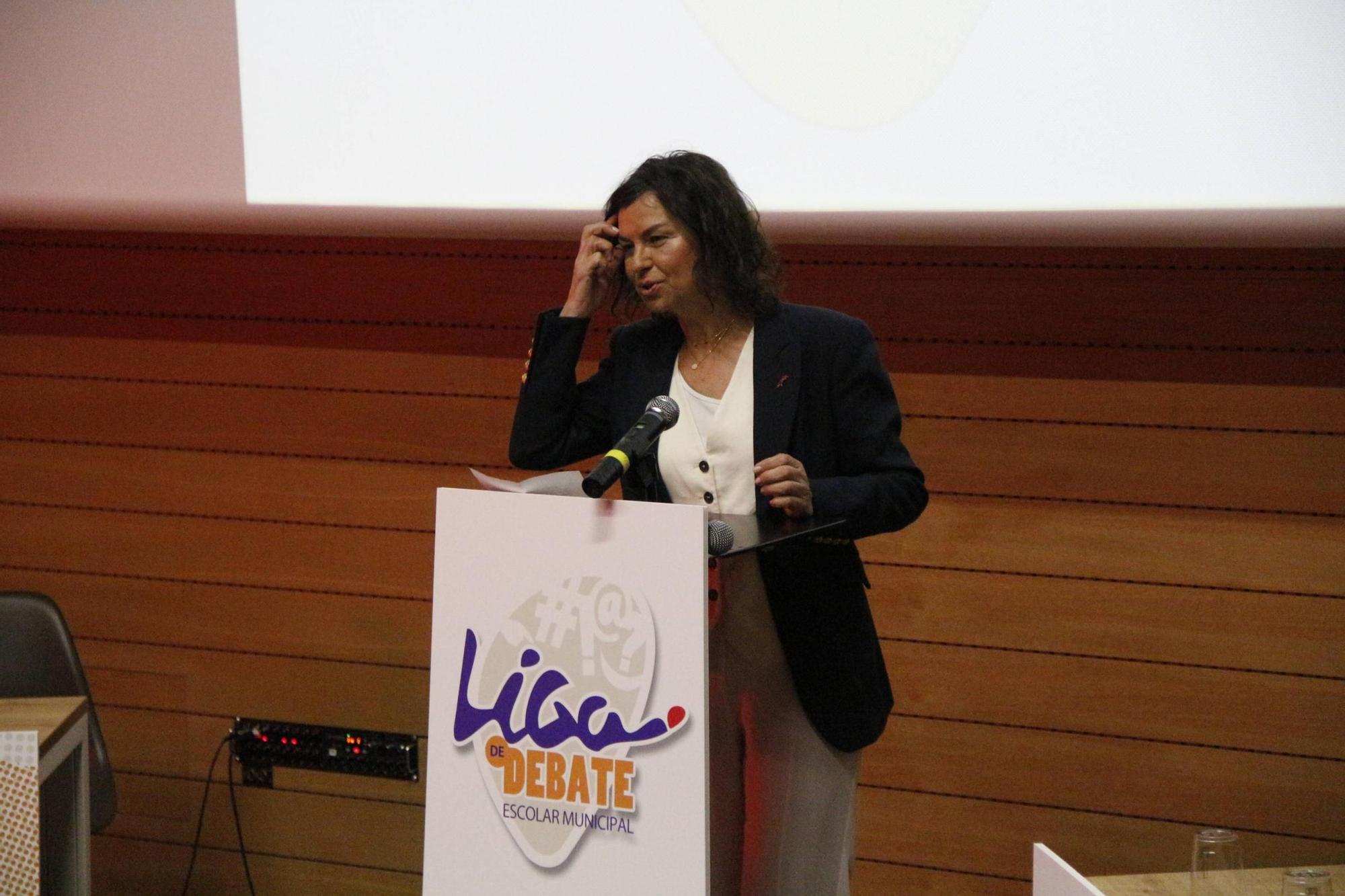 La semifinal de la Liga de Debate Escolar Municipal de Gijón, en imágenes