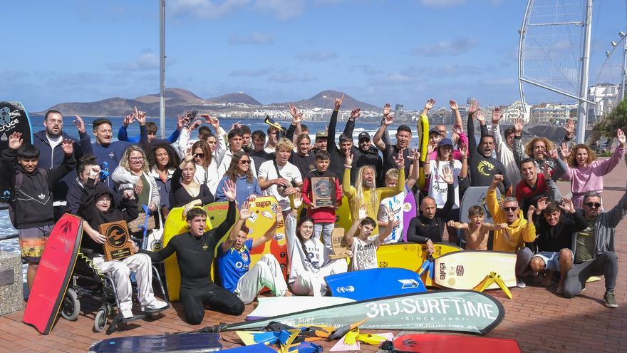 Coger olas para olvidar los males de la leucemia: la iniciativa de la Asociación de bodyboard y la Fundación Alejandro da Silva